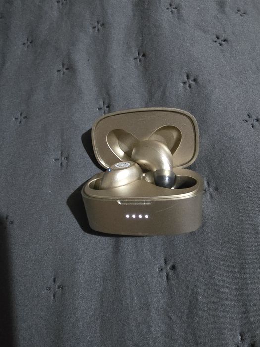 Casti guess Bluetooth