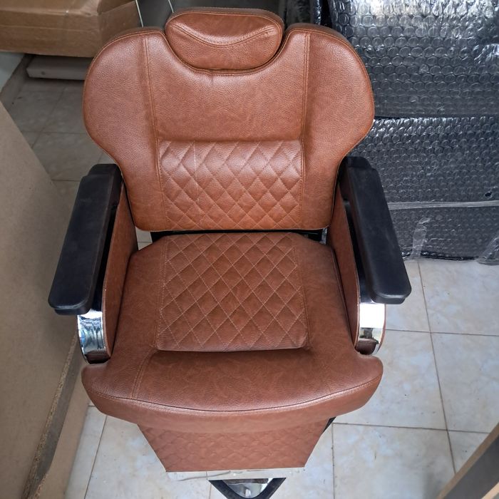 Бръснарски стол-НОВ