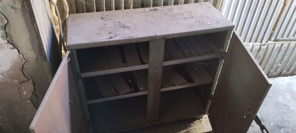 Продам шкаф под инструмент СССР