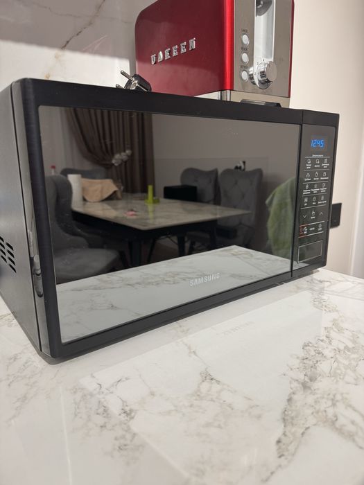 Микроволновка SAMSUNG