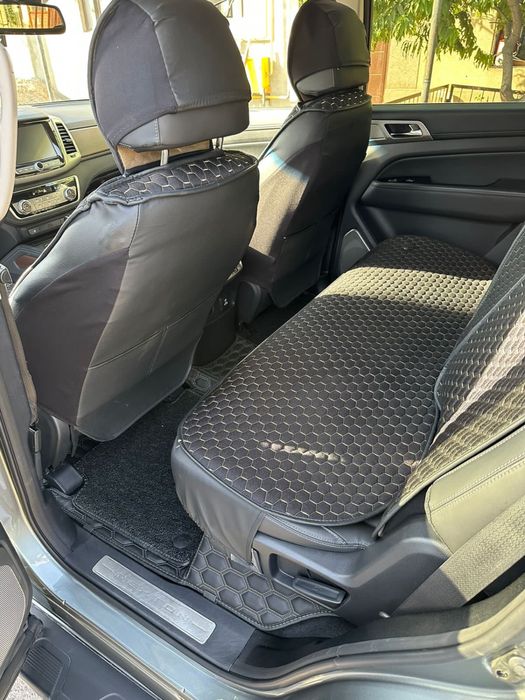 АвтомобильREXTON