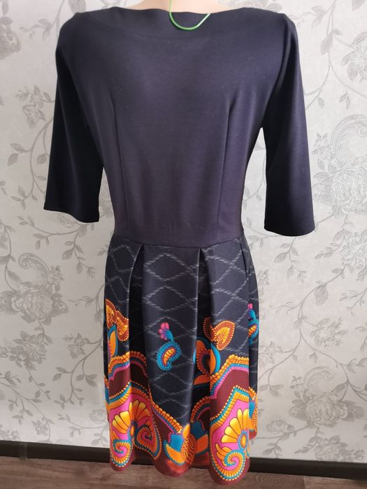 Продам женское платье