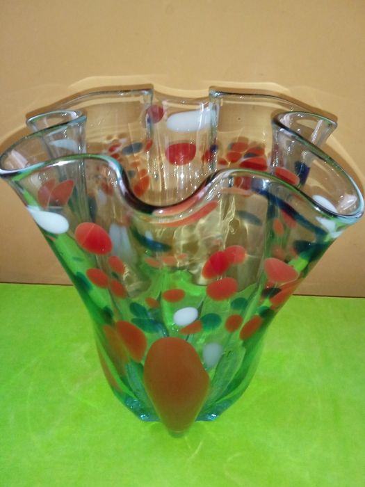 Вазы винтажные из гнутого стекла. Тяжёлые. Цена за 1 шт.