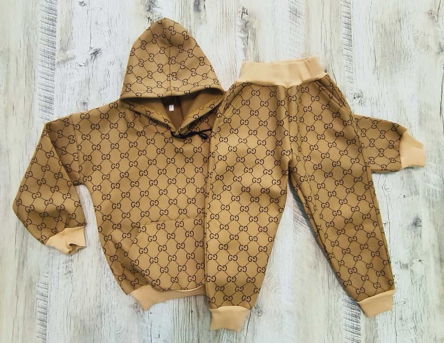 Yosh bolalar uchun kiyimlar