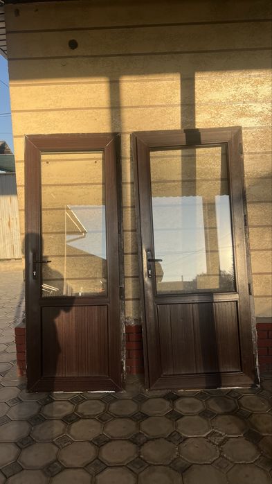 Продам двери в хорошем состоянии