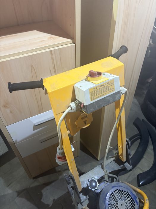 Мозаично-шлифлвальная машинка сплистоун