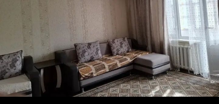 Продам угловой диван + кресло и пуф