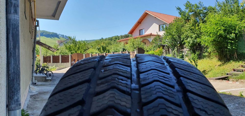 Anvelope Sprinter  235/65/r16