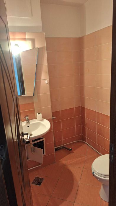 Inchiriez apartament 4 cam Titulescu