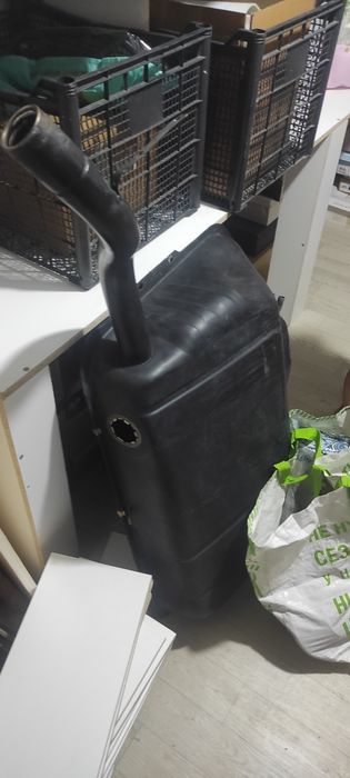 Продам бак на Ауди 80 б3