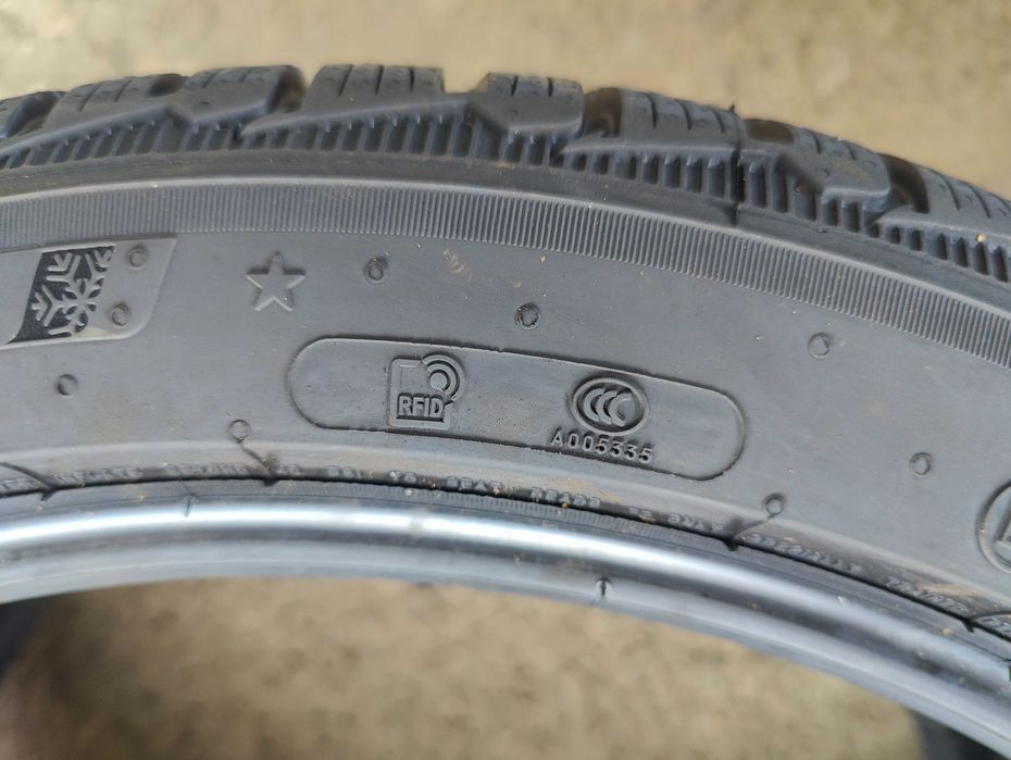 2 Нови зимни гуми 275/35R19 Michelin Pilot Alpin 5*(BMW) XL 100V M+S 3PMFS RFID с борд