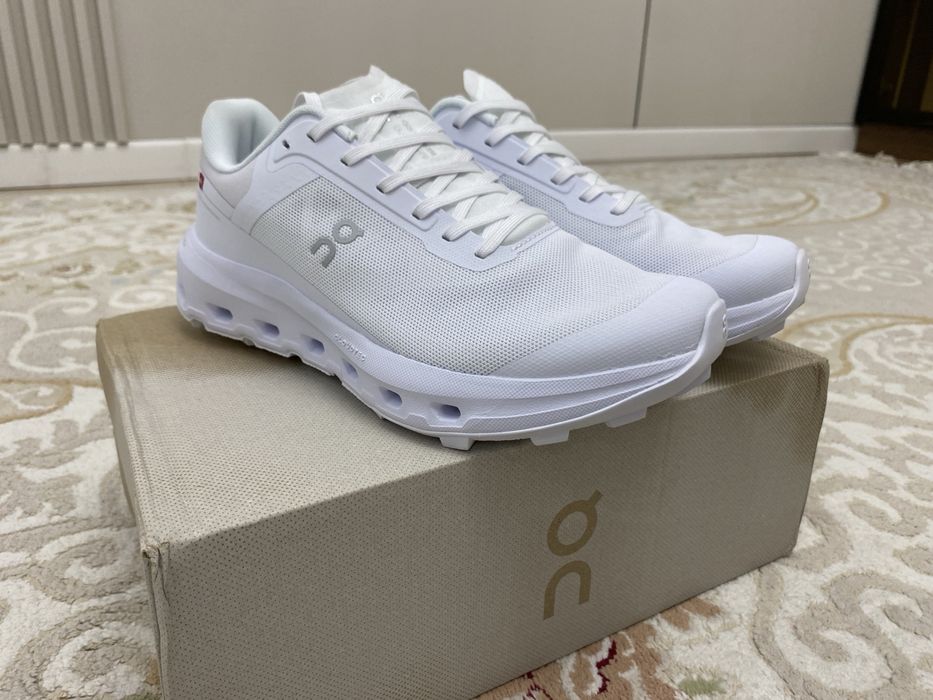 On Cloudvista 3 / White