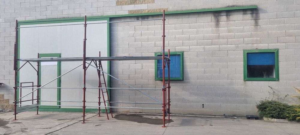 Schela metalica de exterior pentru constructii cu pas de 1,8 m