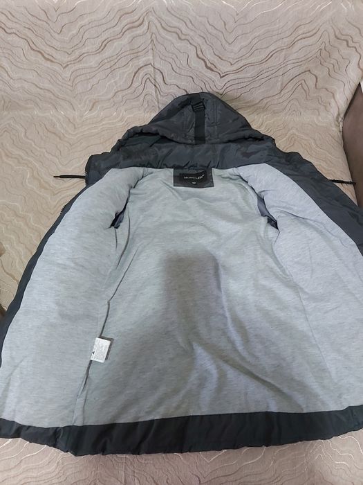 Продаю куртку на мальчика 8-9лет