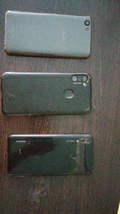 Продам телефоны на запчасти