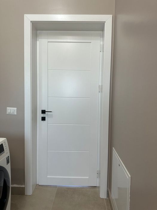 Usi din lemn la comanda