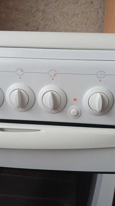 Продам газовую плиту