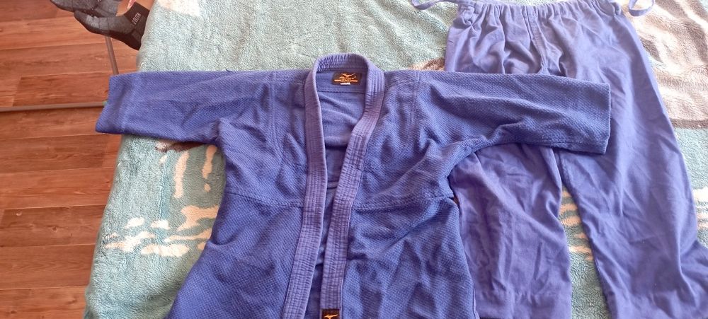 Продам защиту и кимоно