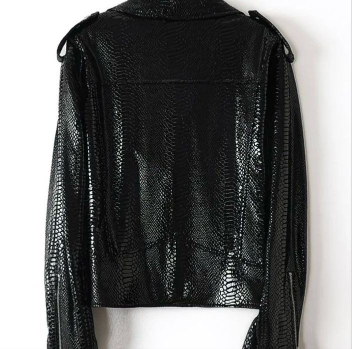 Продам кожанку в новом состоянии