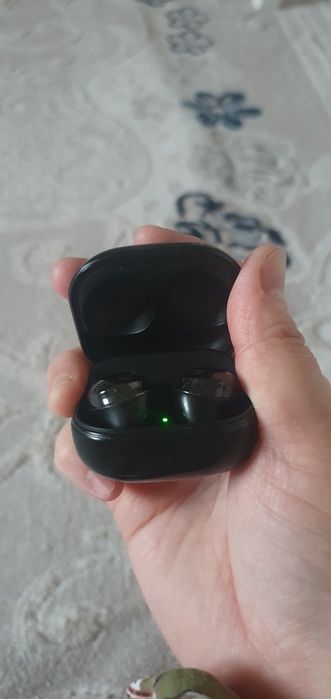 Продаю наушник самсунг