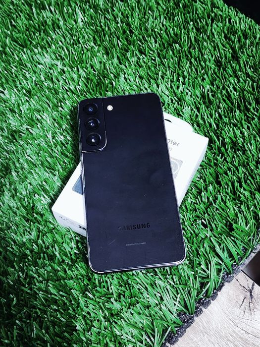 Samsung Galaxy S22 5G bor 128 gb imei utmagan bolishi shu narx kami yo