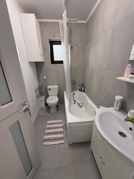 Vand apartament cu doua camere decomandat negociabil