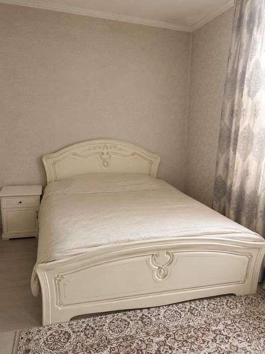 Продам спальный гарнитур