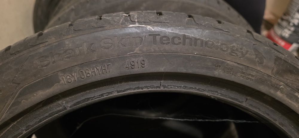 Продавам летни гуми Uniroyal 235/4018