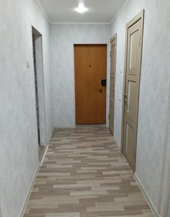 Продам 1 клмн.кв. 20 мкр.