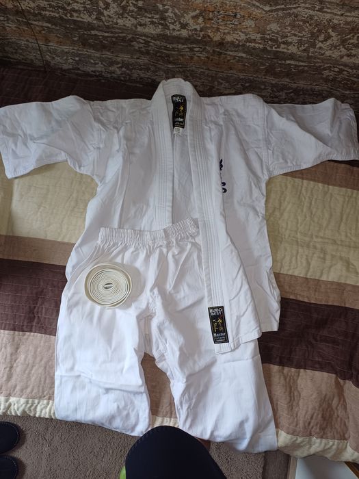 Екип за карате 140 см