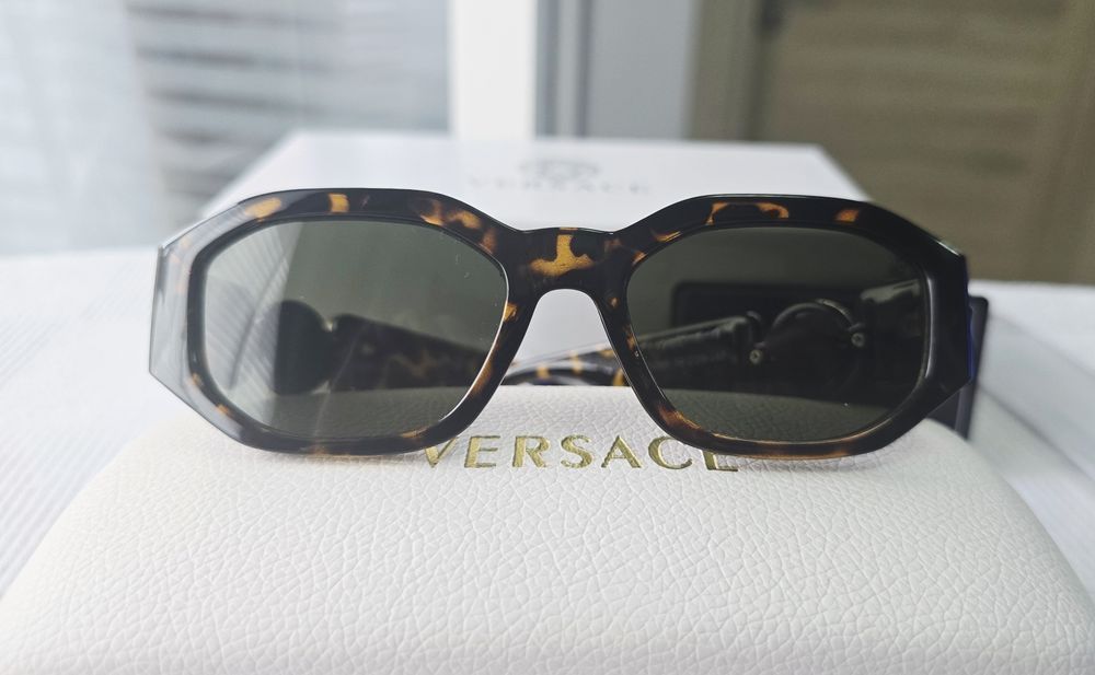 Ochelari de soare Versace. Transport Gratuit