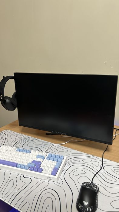 Монитор alienware