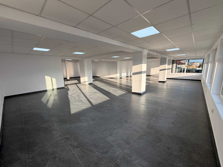 Cladire / Spatiu comercial 245 mp + Anexa 45 mp Inchiriere Dambovita