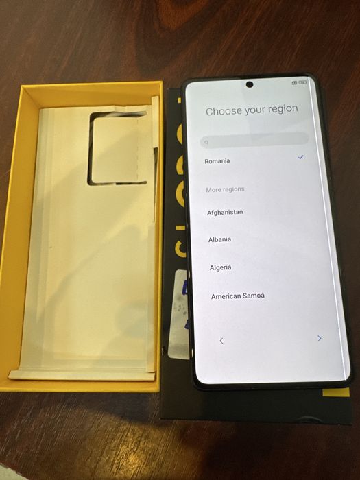 Telefon Poco F5 dunga ecran