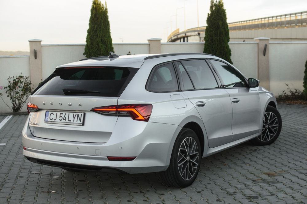 SKODA Octavia 2021 — imagine 4