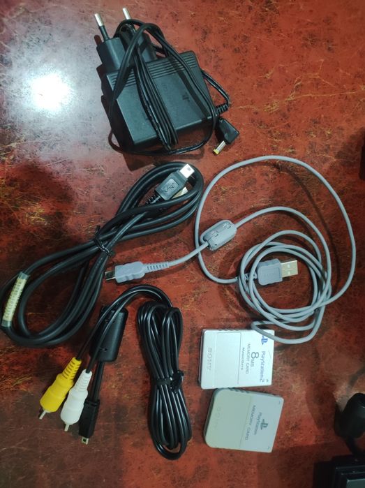 Продаю плейстейшн Sony 2 с дисками игр и джойстиками.