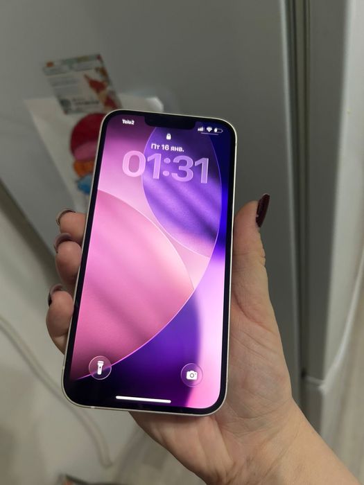 Продам айфон 13 в белом цвете
