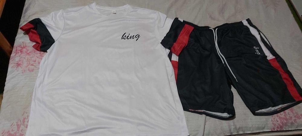 Продавам мъжки летни комплекти две части номер58 хххл