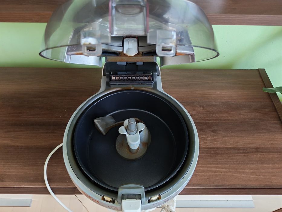 Friteuza cu aer cald Tefal