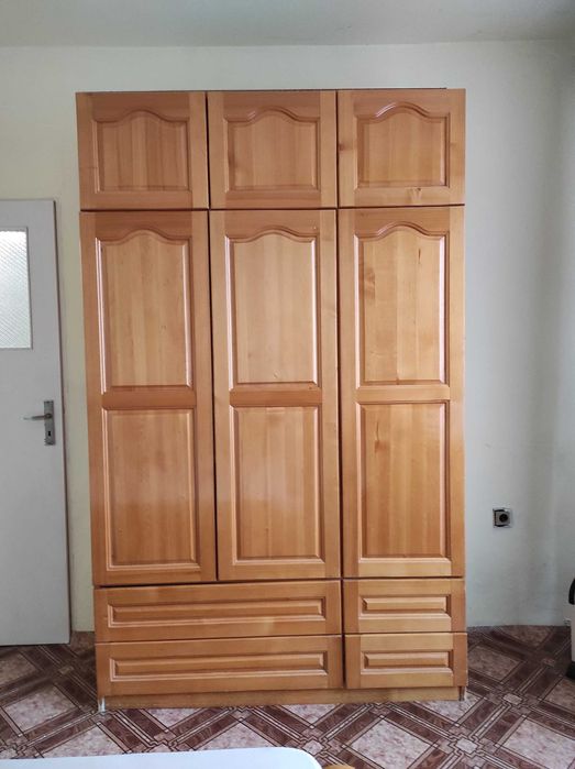 Спален комплект-спалня,гардероб с надстройка и тоалетка