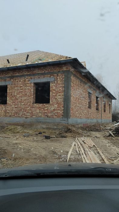 Бригада Өзбекстан ұсталары барлық стройка жұмыс істейді