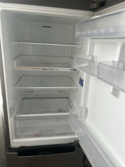 Холодильник Samsung