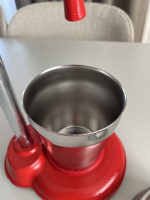 Ръчна сокоистисвачка за цитрусови плодове Karaca