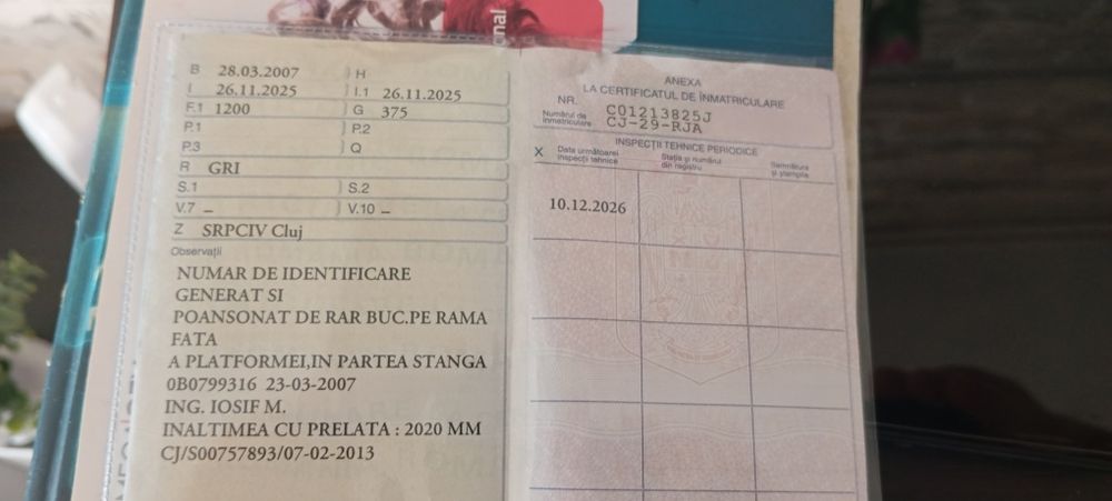 Vând remorca 1200kg cu sistem de frânare