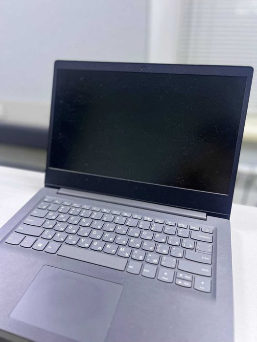Lenovo  Процессор: Intel Celeron - cерия  ОЗУ: 4 Гб
