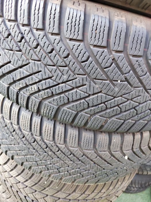 4 бр зимни 205/65/17 Pirelli дот 24г