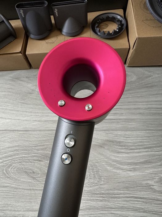 Dyson Supersonic HD08 - ca nou, folosit foarte puțin