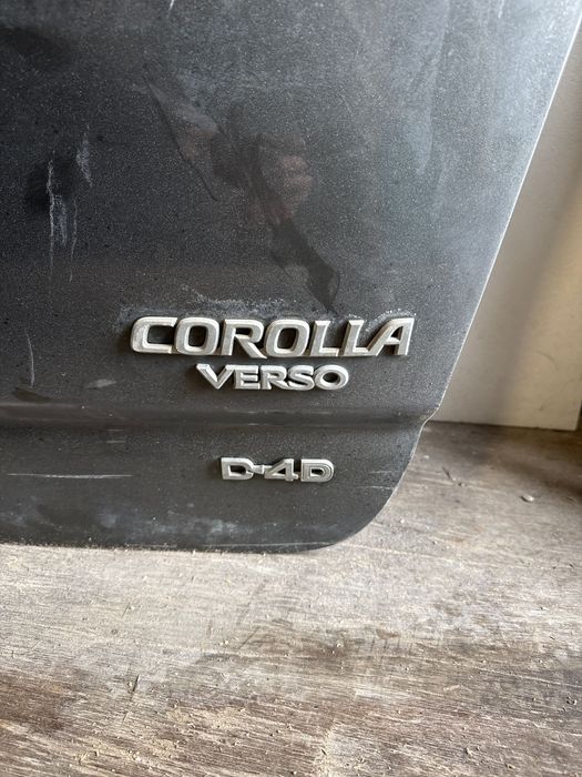 Заден капак toyota avensis verso