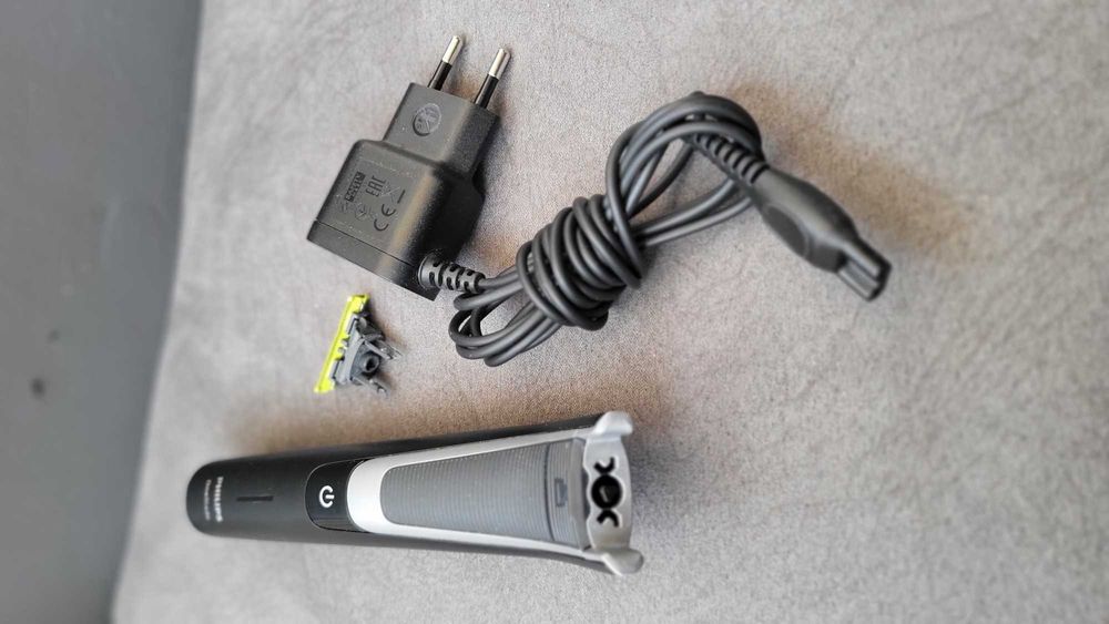 Philips OneBlade Pro QP6510 Aparat barbierit si tuns barba fuctionala