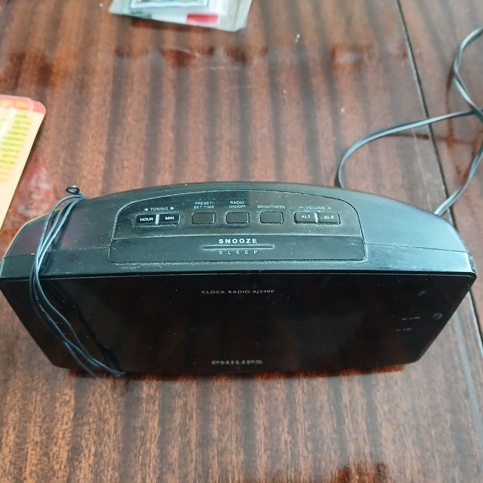 Радио часовник Philips